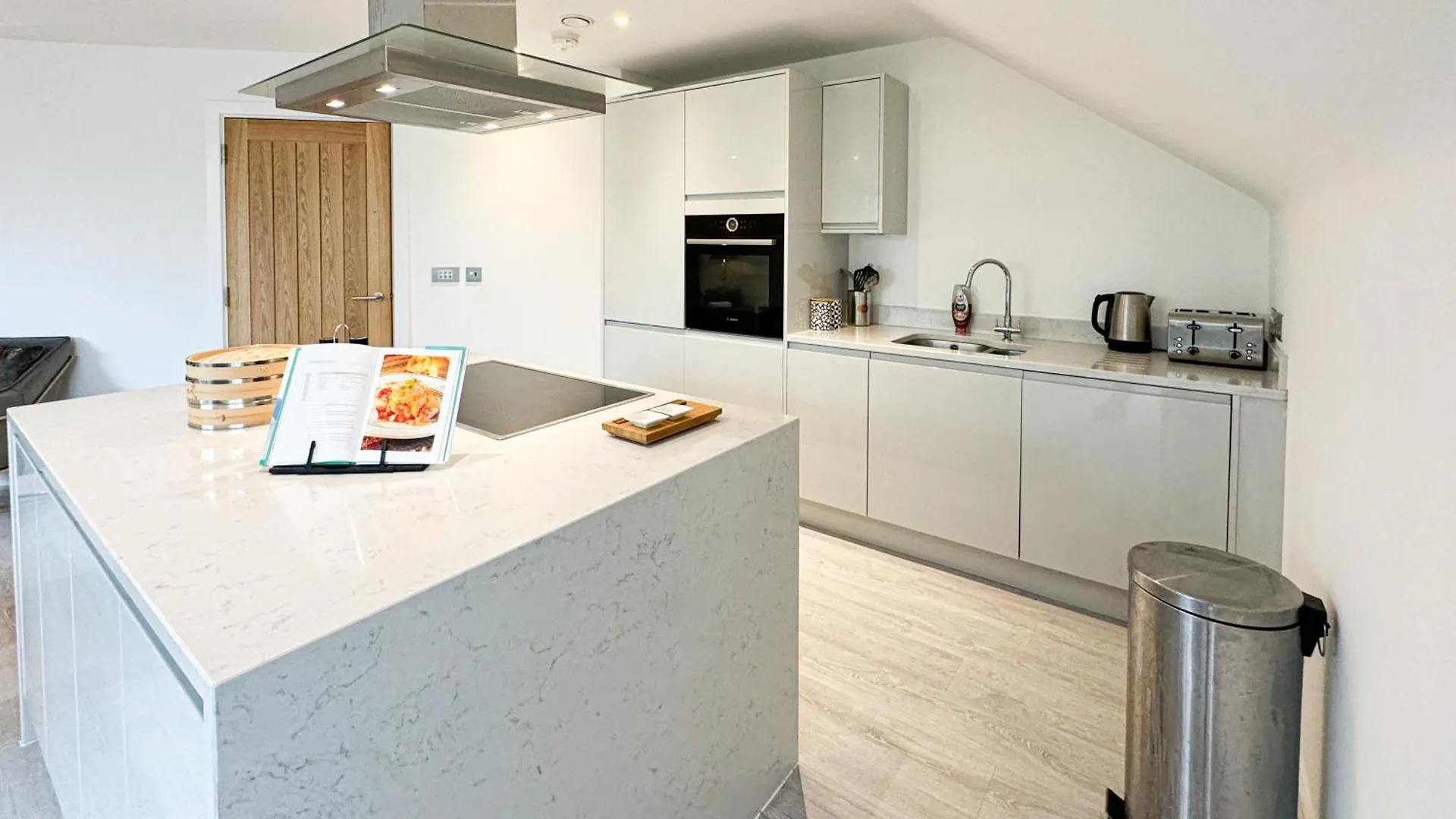 Long Term Business Stays - Relocating Families York 0*,