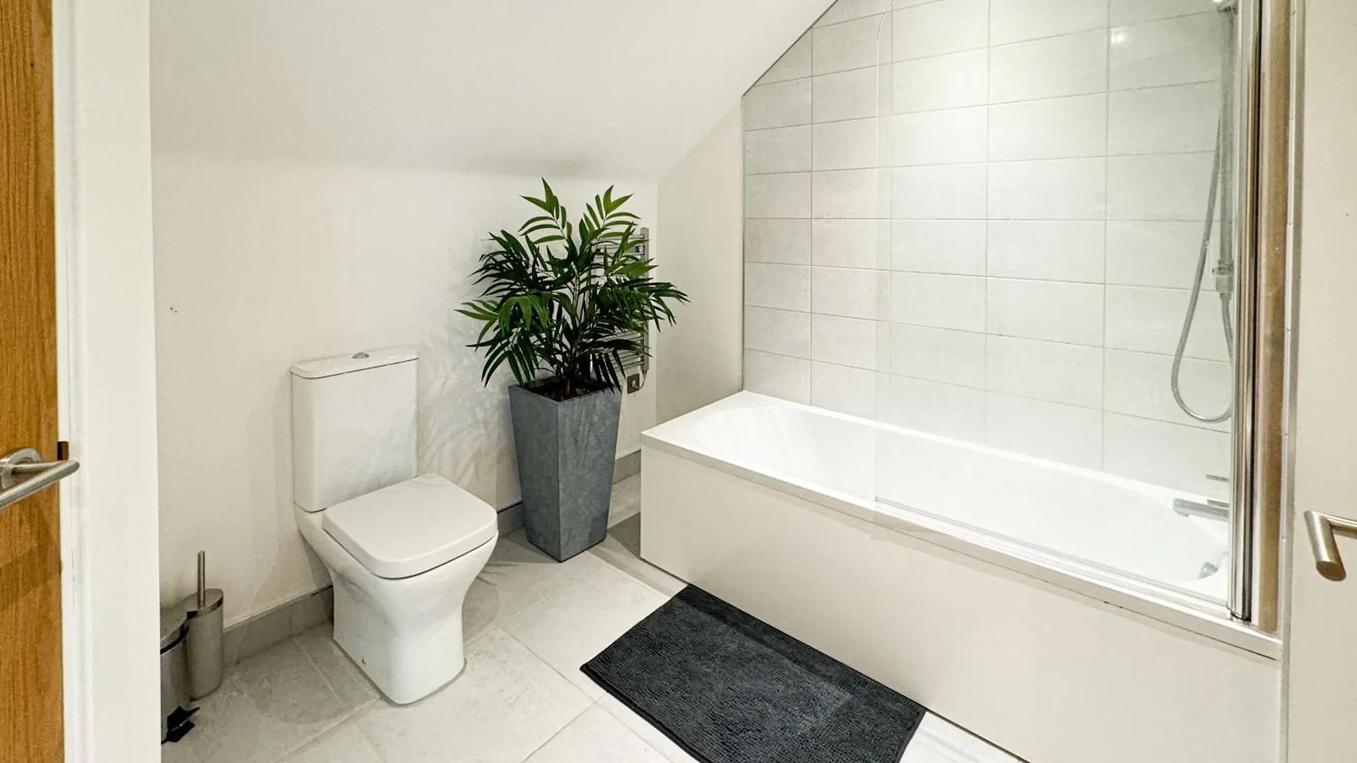 Long Term Business Stays - Relocating Families York